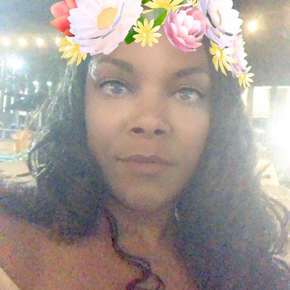 Meet your Posher, Monica - Picture 4 of 4